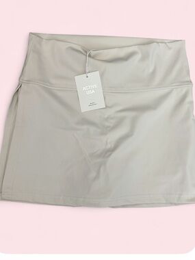 Buttery soft Active USA off white cream small Athletic Skort 🌸